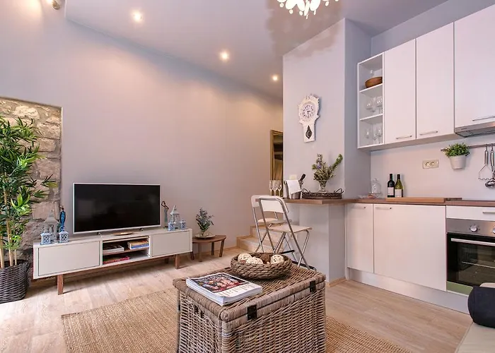 Heraclea Residential חוואר
